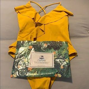 Cupshe Swimsuit Size M